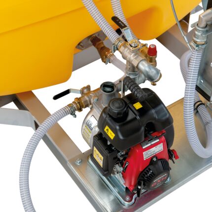 zavlažovacia nádrž s čerpadlom